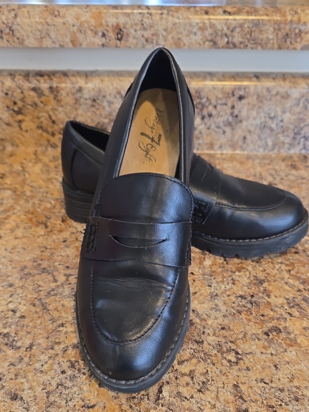 Womens 6.5 Vintage 7 Eight Classic Black Leather Slip-On Penny Loafers